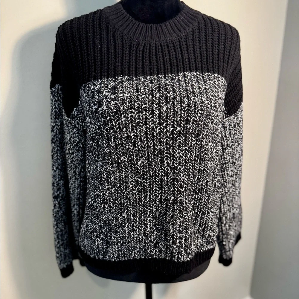 Lou & Grey Charcoal and Cream Knit Top